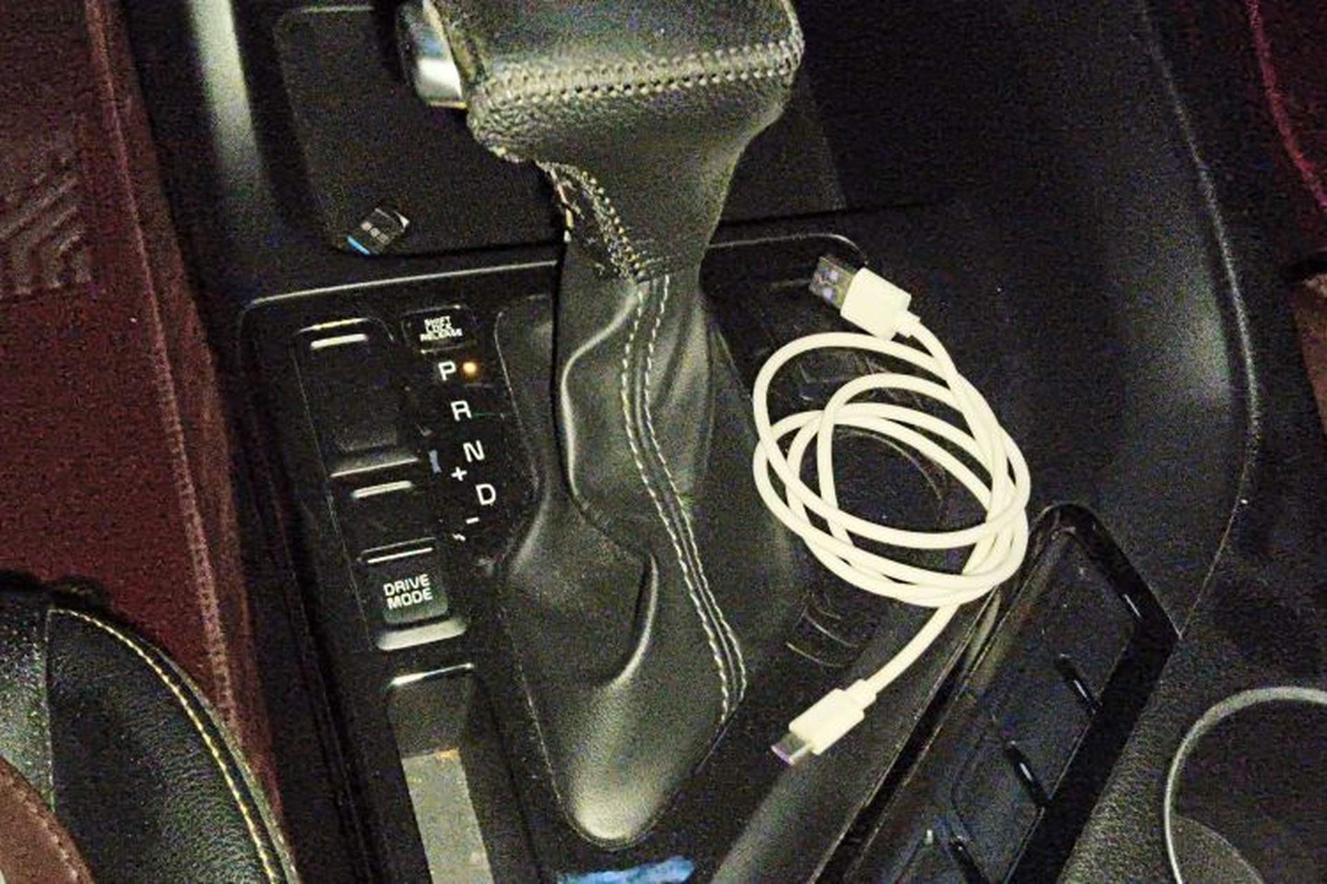 Used Kia KX7 2017 2.0T Automatic Two-Wheel Drive GLS 7-Seater Gear Lever