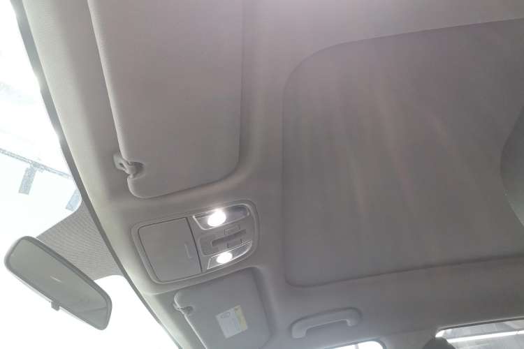Used Kia KX7 2017 2.0L Automatic 2WD GLS 5-Seater Headliner