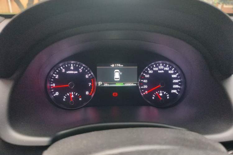 Used Kia KX7 2017 2.0T Automatic Two-Wheel Drive GLS 7-Seater Instrument Cluster