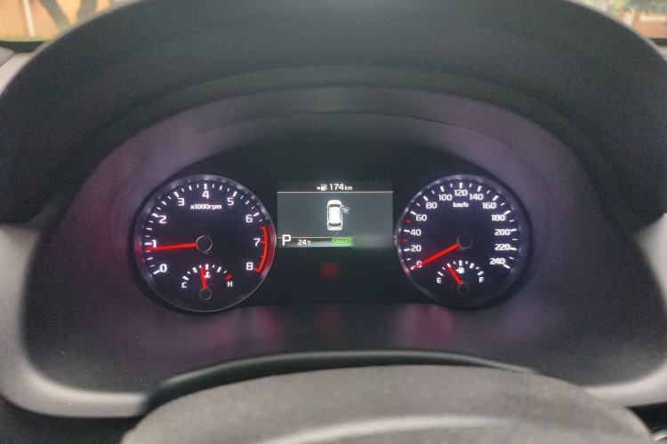 Used Kia KX7 2017 2.0T Automatic Two-Wheel Drive GLS 7-Seater Instrument Cluster