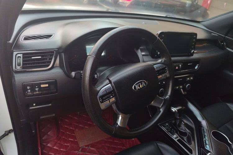 Used Kia KX7 2017 2.0T Automatic Two-Wheel Drive GLS 7-Seater Interior 3