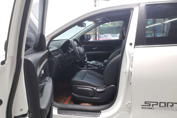 Used Kia KX7 2017 2.0L Automatic 2WD GLS 5-Seater Left Front Seat