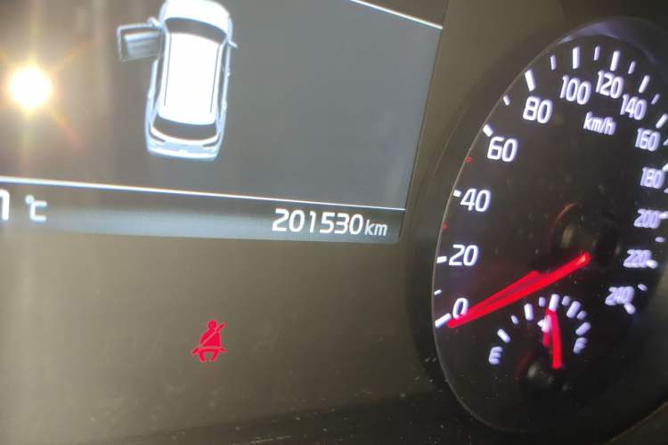 Used Kia KX7 2017 2.0T Automatic All-Wheel Drive LUX 7-Seater Odometer Close Up