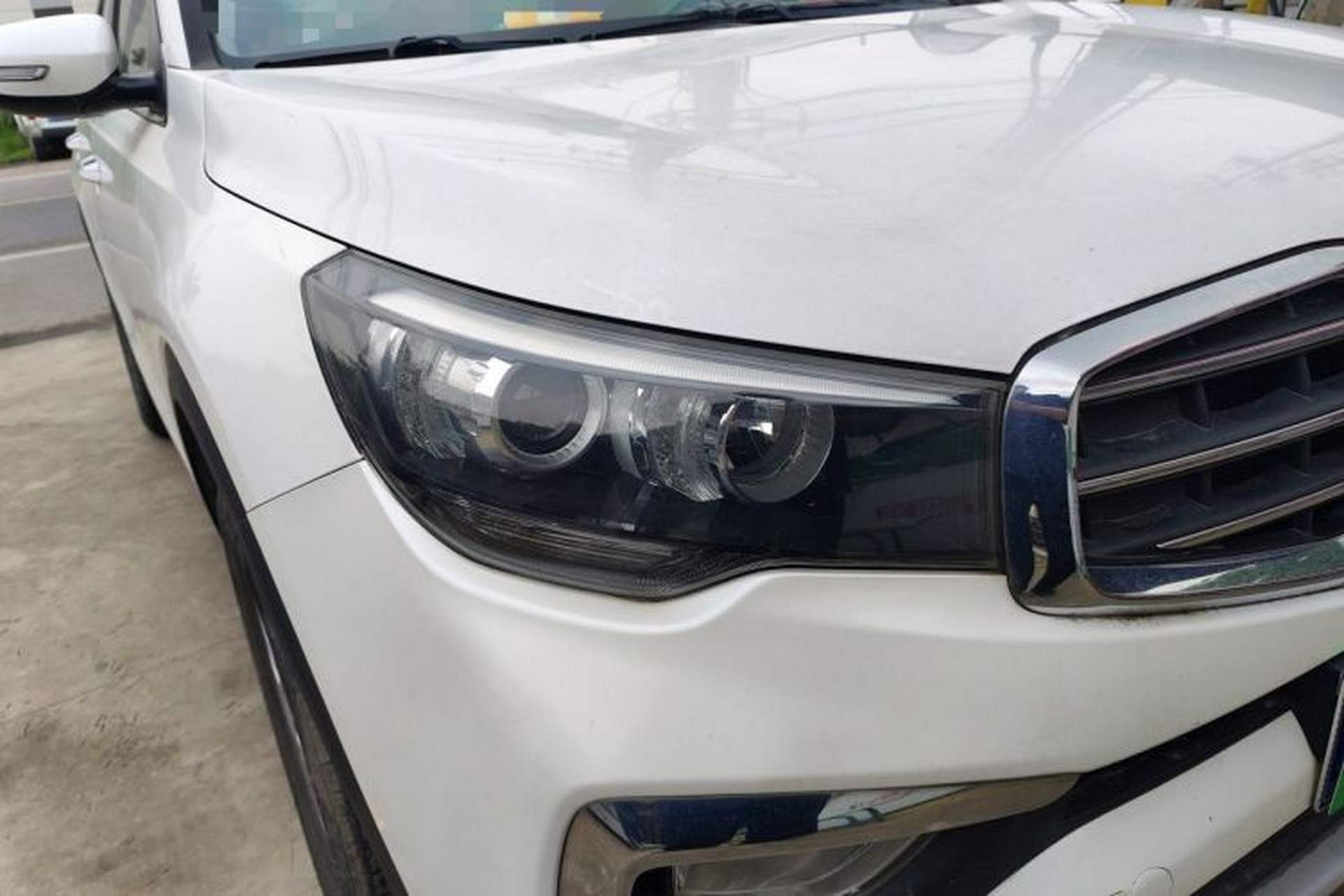 Used Kia KX7 2017 2.0L Automatic 2WD GLS 5-Seater Right Front Headlight