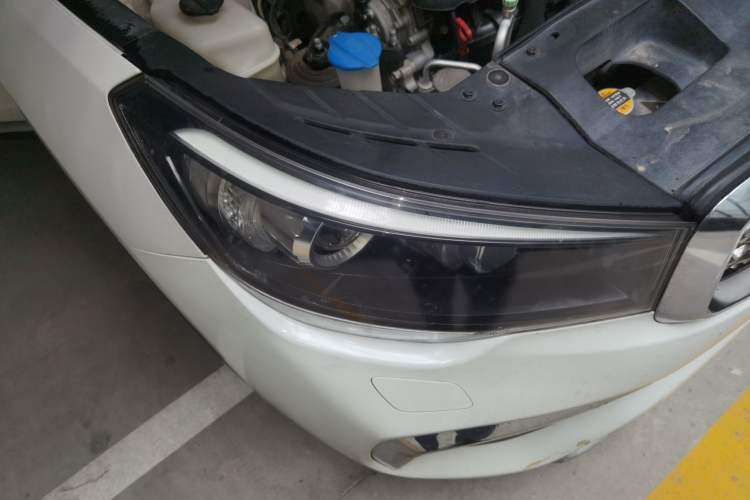 Used Kia KX7 2017 2.0T Automatic All-Wheel Drive LUX 7-Seater Right Front Headlight