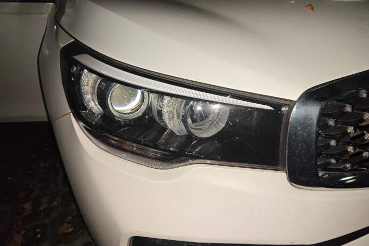 Used Kia KX7 2017 2.4L Automatic 2WD GLS 5-Seater Right Front Headlight