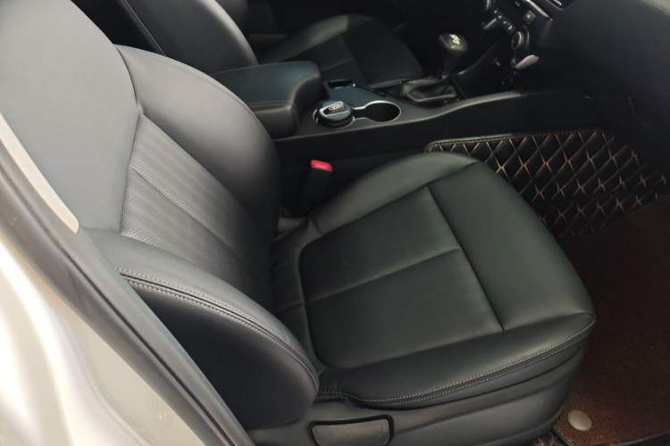 Used Kia KX7 2017 2.0L Automatic 2WD GLS 5-Seater Right Front Seat