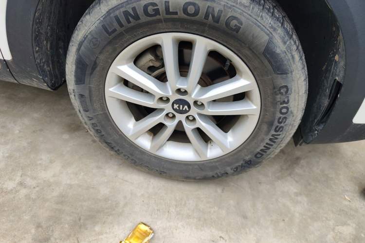 Used Kia KX7 2017 2.0L Automatic 2WD GLS 5-Seater Right Front Wheel Hub