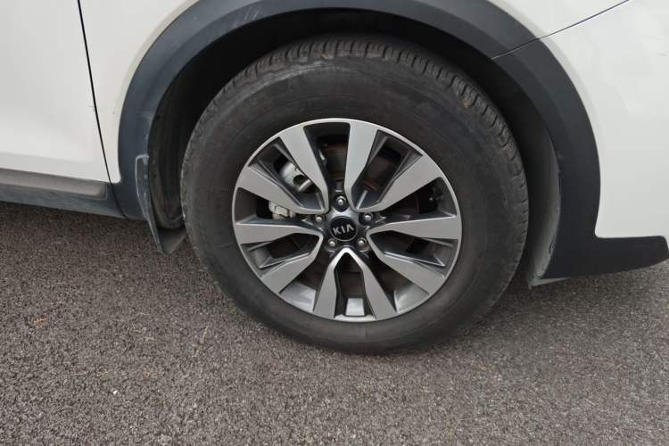 Used Kia KX7 2017 2.0T Automatic All-Wheel Drive LUX 7-Seater Right Front Wheel Hub