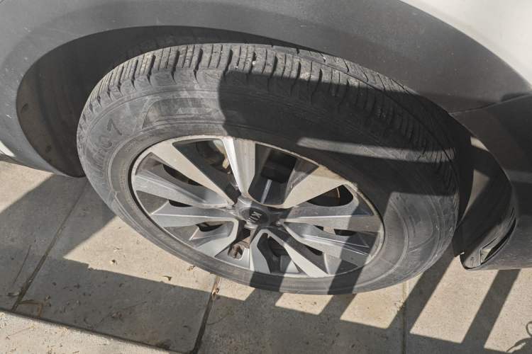 Used Kia KX7 2017 2.0T Automatic 4WD DLX 7-Seater Right Front Wheel Hub