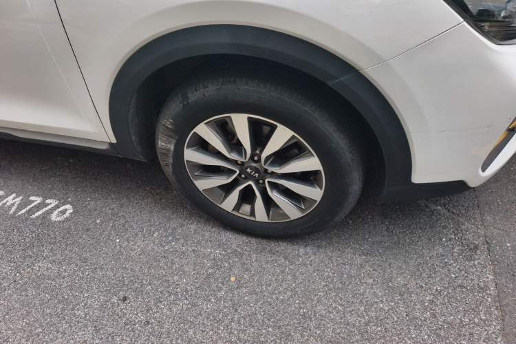 Used Kia KX7 2017 2.0T Automatic Two-Wheel Drive GLS 7-Seater Right Front Wheel Hub