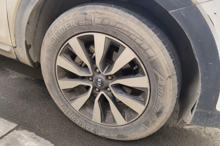 Used Kia KX7 2017 2.4L Automatic 2WD GLS 5-Seater Right Front Wheel Hub