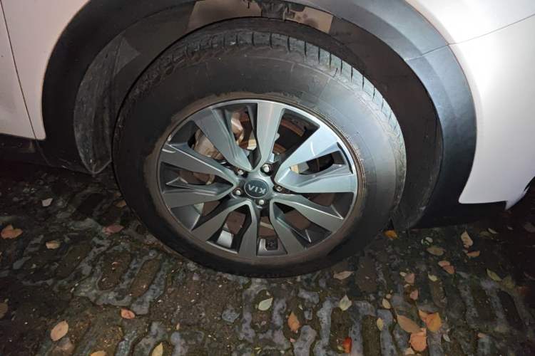 Used Kia KX7 2017 2.4L Automatic 2WD GLS 5-Seater Right Front Wheel Hub