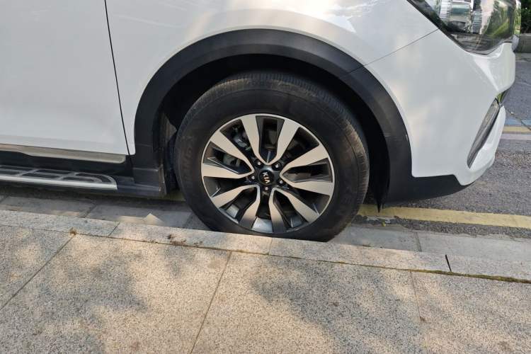 Used Kia KX7 2017 2.0T Automatic Two-Wheel Drive GLS 7-Seater Right Front Wheel Hub