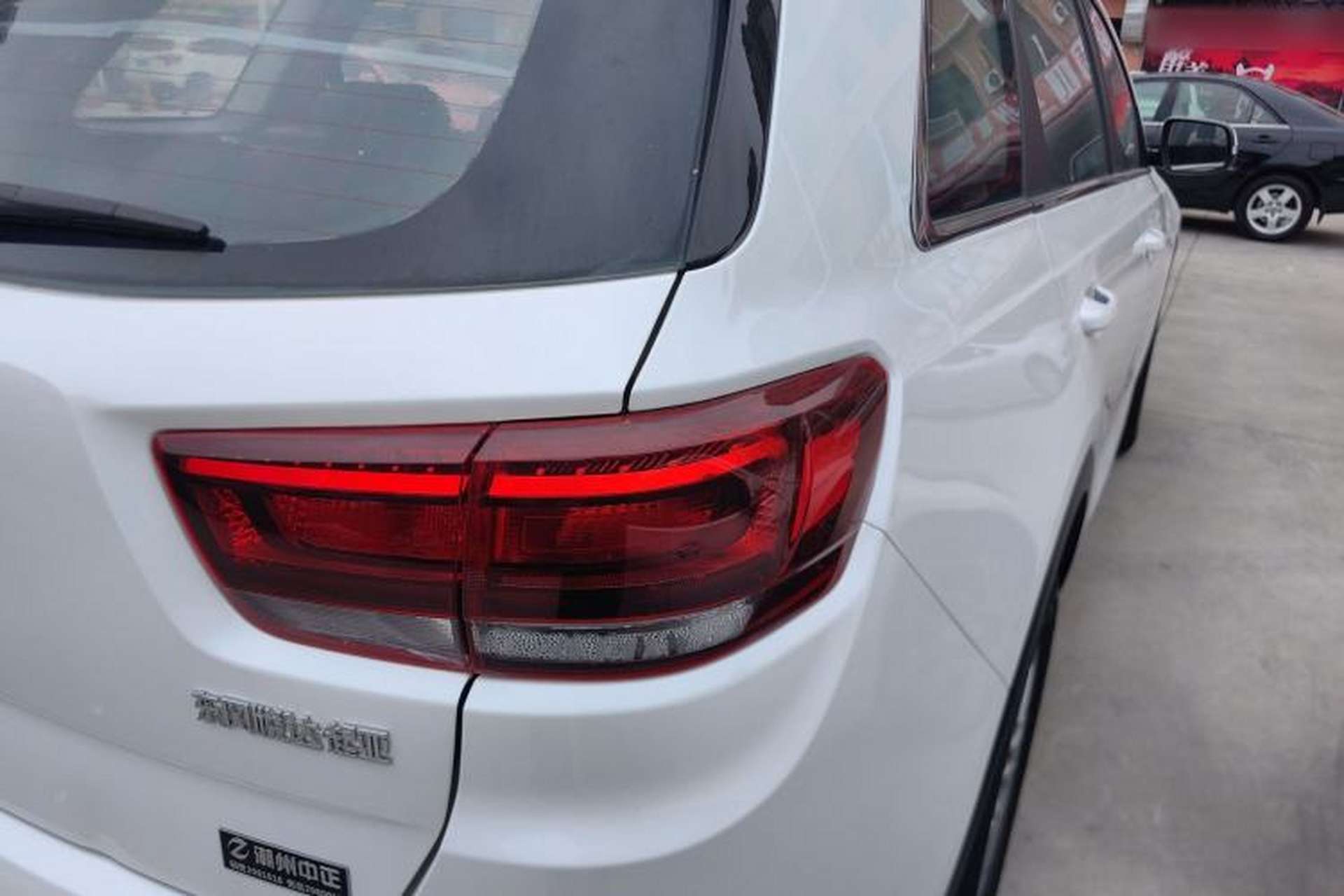 Used Kia KX7 2017 2.0L Automatic 2WD SMART 5-seater Right Rear Taillight