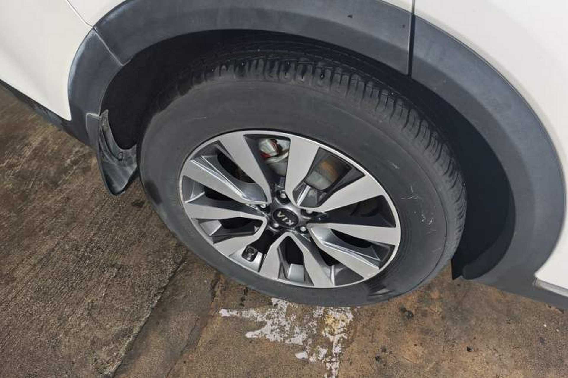 Used Kia KX7 2017 2.0T Automatic All-Wheel Drive LUX 7-Seater Right Rear Wheel Hub
