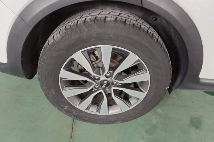 Used Kia KX7 2017 2.4L Automatic 2WD GLS 5-Seater Right Rear Wheel Hub