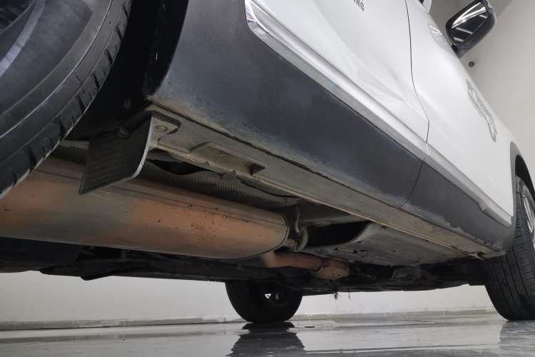 Used Kia KX7 2017 2.0L Automatic 2WD GLS 5-Seater Right Side Sill