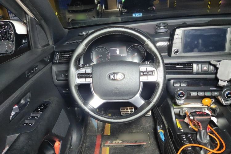 Used Kia KX7 2017 2.0T Automatic All-Wheel Drive LUX 7-Seater Steering Wheel