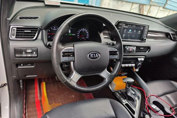 Used Kia KX7 2017 2.0T Automatic All-Wheel Drive LUX 7-Seater Steering Wheel