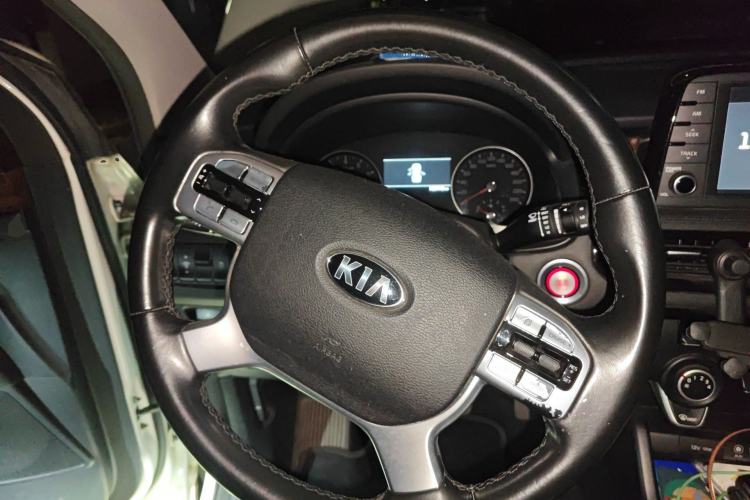 Used Kia KX7 2017 2.4L Automatic 2WD GLS 5-Seater Steering Wheel