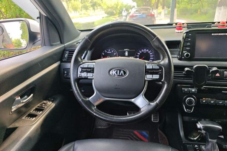 Used Kia KX7 2017 2.0T Automatic Two-Wheel Drive GLS 7-Seater Steering Wheel