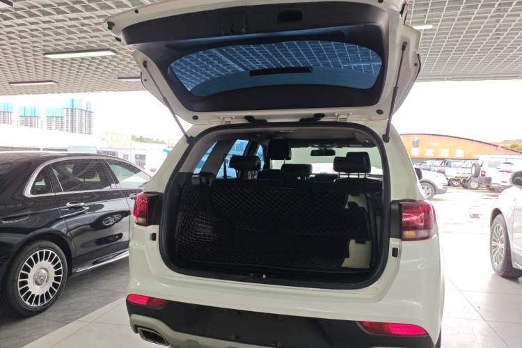 Used Kia KX7 2017 2.0L Automatic 2WD GLS 5-Seater Trunk