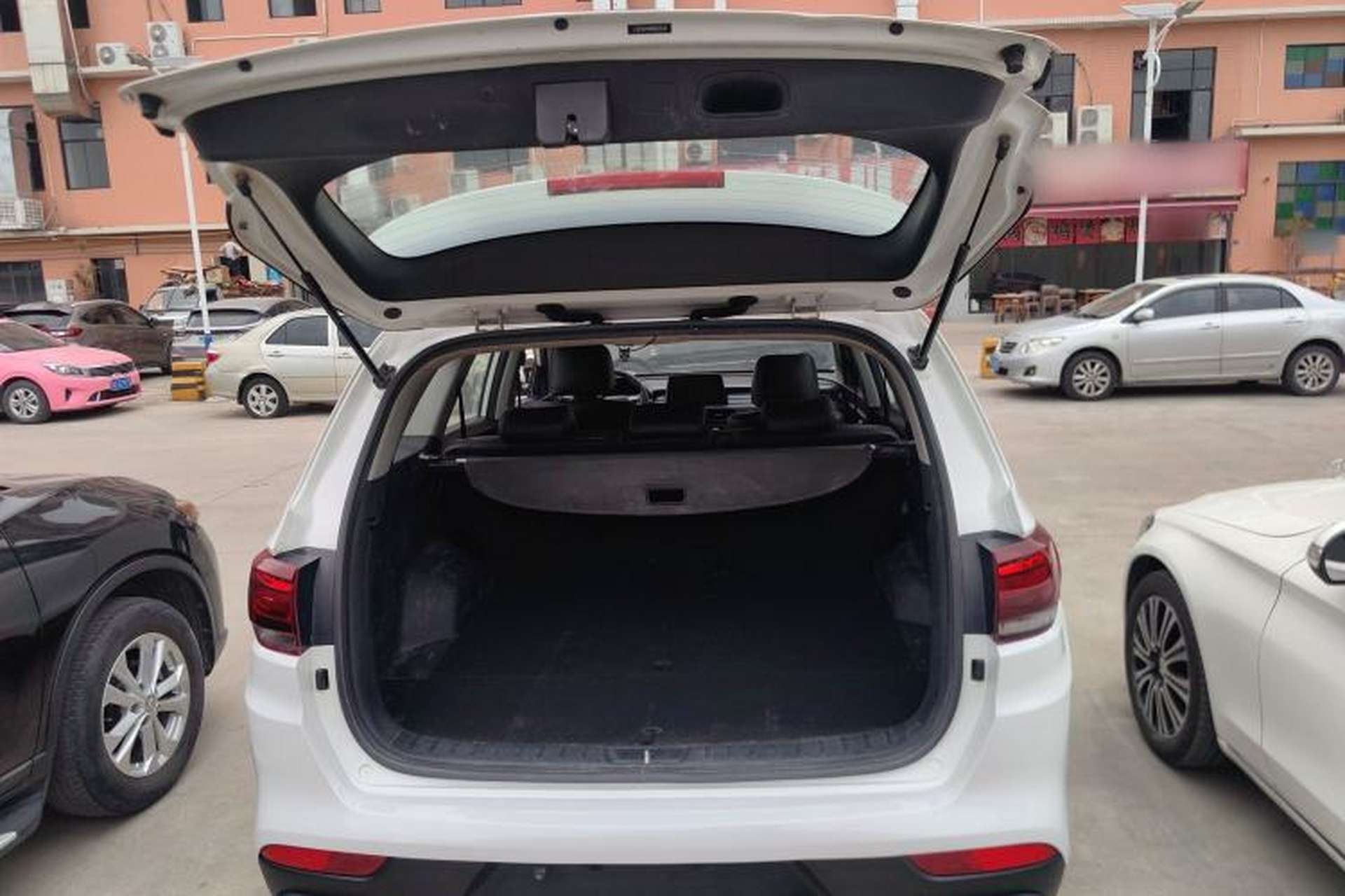 Used Kia KX7 2017 2.0L Automatic 2WD SMART 5-seater Trunk