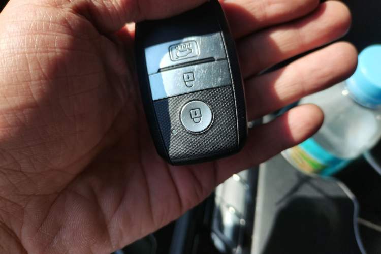 Used Kia KX7 2017 2.0T Automatic Two-Wheel Drive GLS 7-Seater Vehicle Key