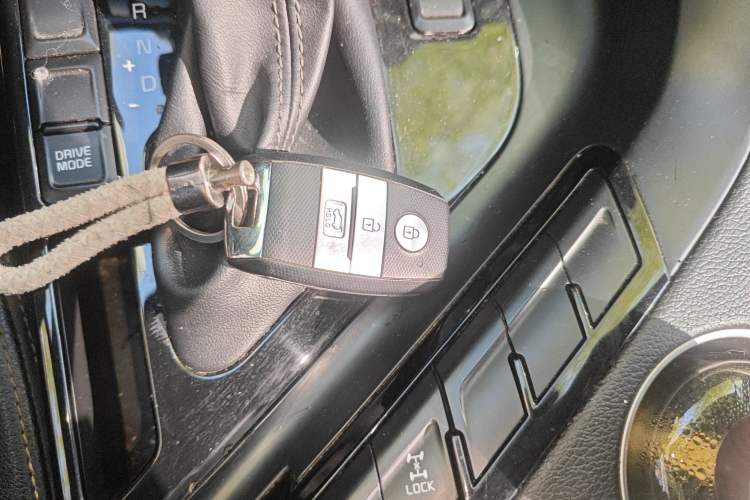Used Kia KX7 2017 2.0T Automatic 4WD DLX 7-Seater Vehicle Key