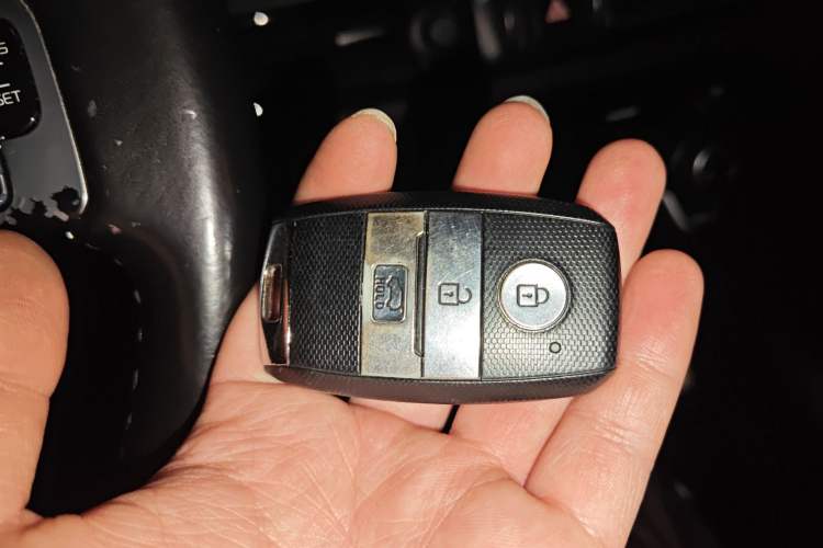 Used Kia KX7 2017 2.4L Automatic 2WD GLS 5-Seater Vehicle Key