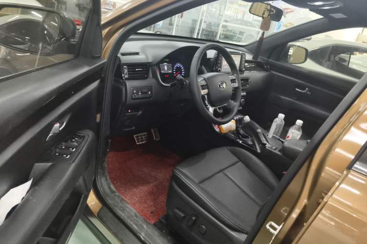 Used Kia KX7 2017 2.0T Automatic Two-Wheel Drive GLS 7-Seater Driver Seat