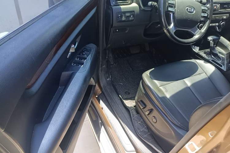 Used Kia KX7 2017 2.4L Automatic 2WD GLS 5-Seater Driver Seat
