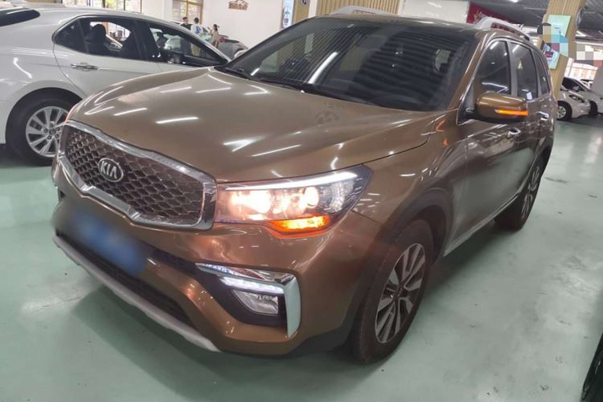 Used Kia KX7 2017 2.0T Automatic Two-Wheel Drive GLS 7-Seater Front Left 45 Deg