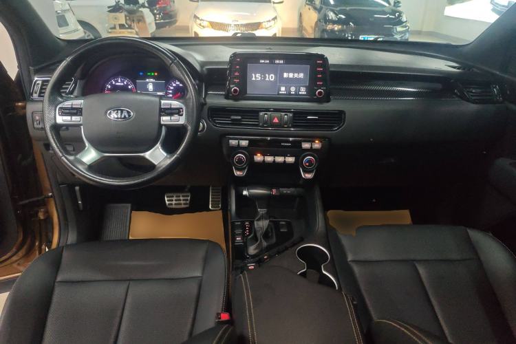 Used Kia KX7 2017 2.0T Automatic Two-Wheel Drive GLS 7-Seater Interior 2