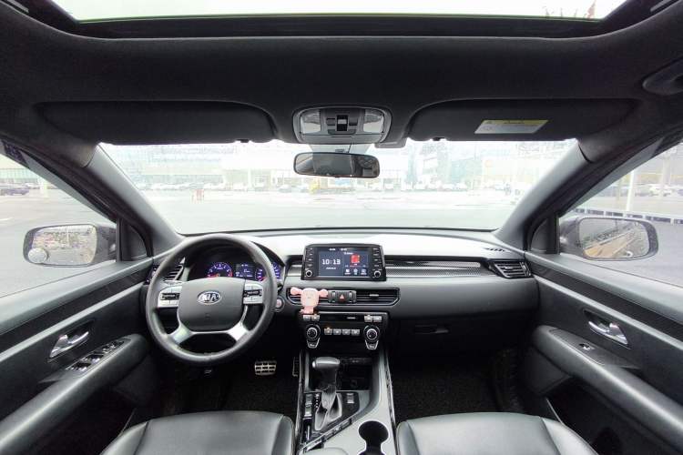 Used Kia KX7 2017 2.0T Automatic Two-Wheel Drive GL 7-Seater Interior 7