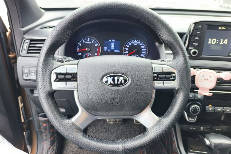 Used Kia KX7 2017 2.0T Automatic Two-Wheel Drive GL 7-Seater Interior 9