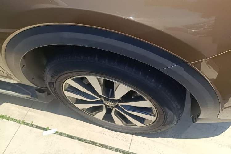Used Kia KX7 2017 2.4L Automatic 2WD GLS 5-Seater Right Front Wheel Hub