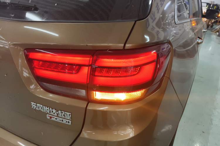 Used Kia KX7 2017 2.0T Automatic Two-Wheel Drive GLS 7-Seater Right Rear Taillight
