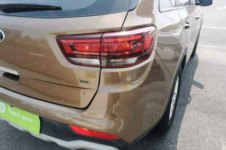 Used Kia KX7 2017 2.0T Automatic Two-Wheel Drive GL 7-Seater Right Rear Taillight
