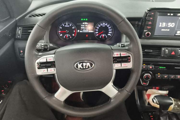 Used Kia KX7 2017 2.0T Automatic Two-Wheel Drive GLS 7-Seater Steering Wheel