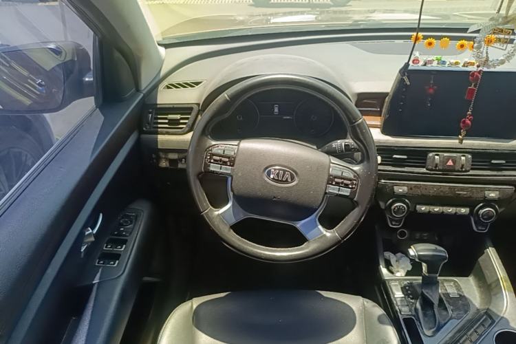 Used Kia KX7 2017 2.4L Automatic 2WD GLS 5-Seater Steering Wheel
