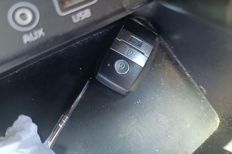 Used Kia KX7 2017 2.4L Automatic 2WD GLS 5-Seater Vehicle Key