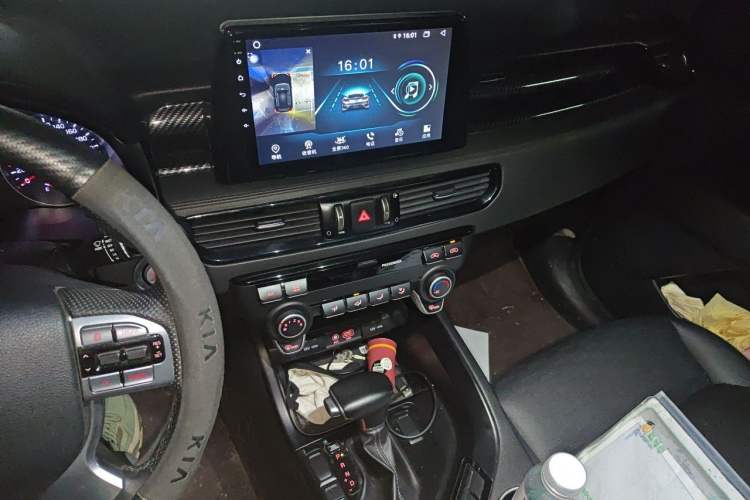 Used Kia KX7 2020 2.0T Automatic Two-Wheel Drive GLS 7-Seater Audio And AC Panel