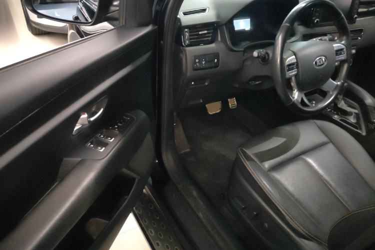 Used Kia KX7 2020 2.0T Automatic Two-Wheel Drive GLS 7-Seater Interior 3