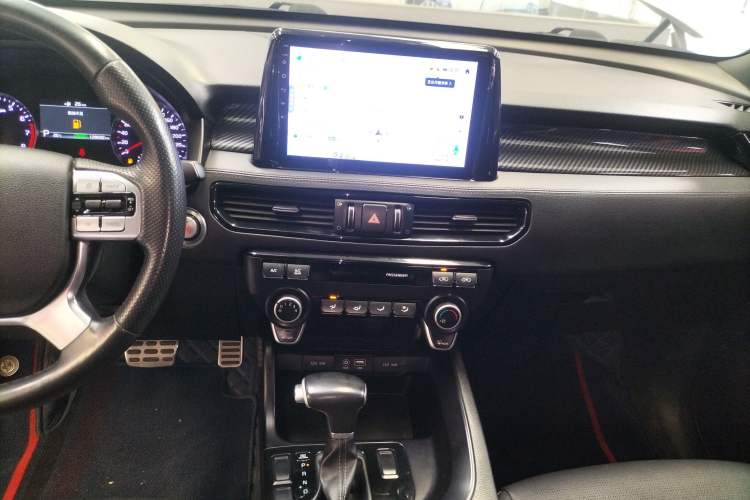 Used Kia KX7 2020 2.0T Automatic Two-Wheel Drive GLS 7-Seater Audio And AC Panel