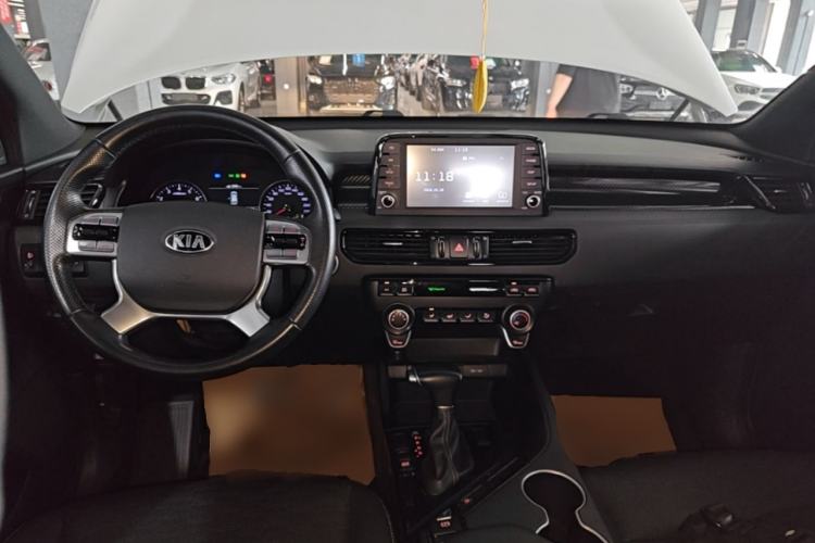 Used Kia KX7 2020 2.0T Automatic Two-Wheel Drive GLS 7-Seater Center Console