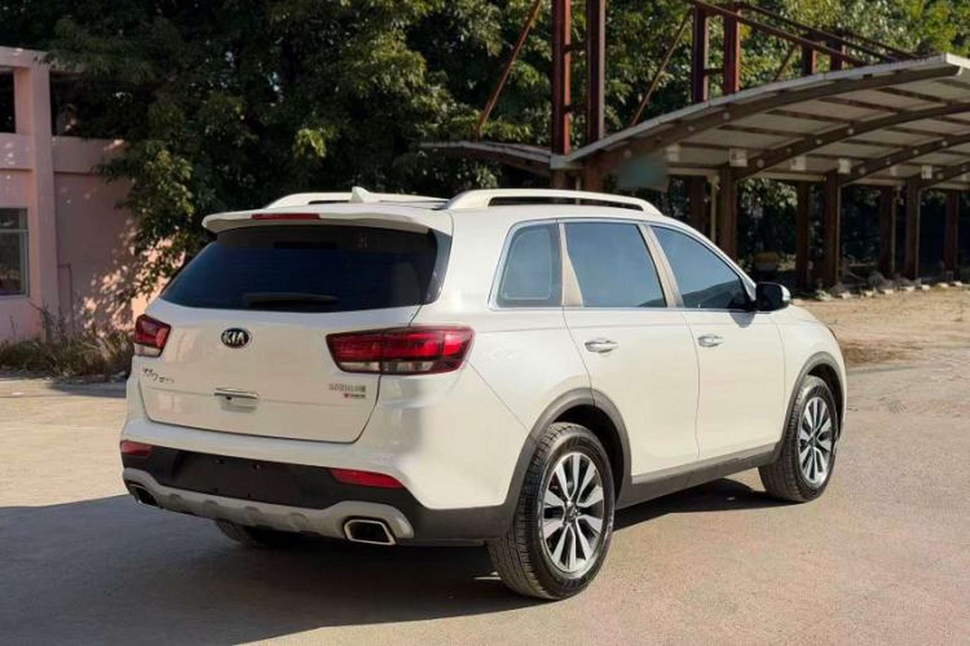 Used Kia KX7 2020 2.0T Automatic Two-Wheel Drive GLS 7-Seater Exterior 2