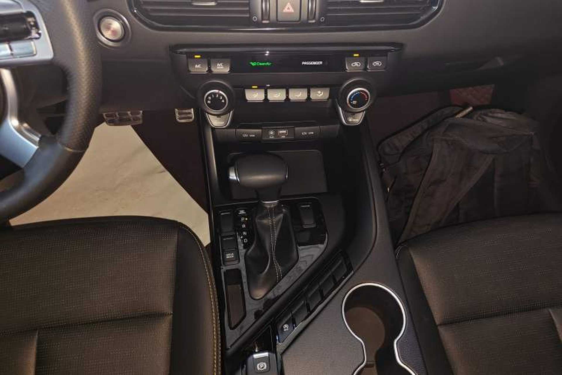 Used Kia KX7 2020 2.0T Automatic Two-Wheel Drive GLS 7-Seater Gear Lever