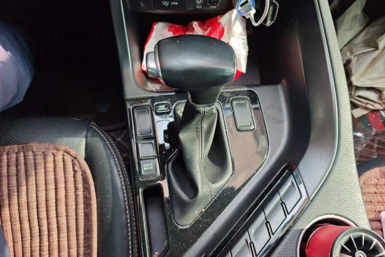 Used Kia KX7 2020 2.0T Automatic Two-Wheel Drive GLS 7-Seater Gear Lever